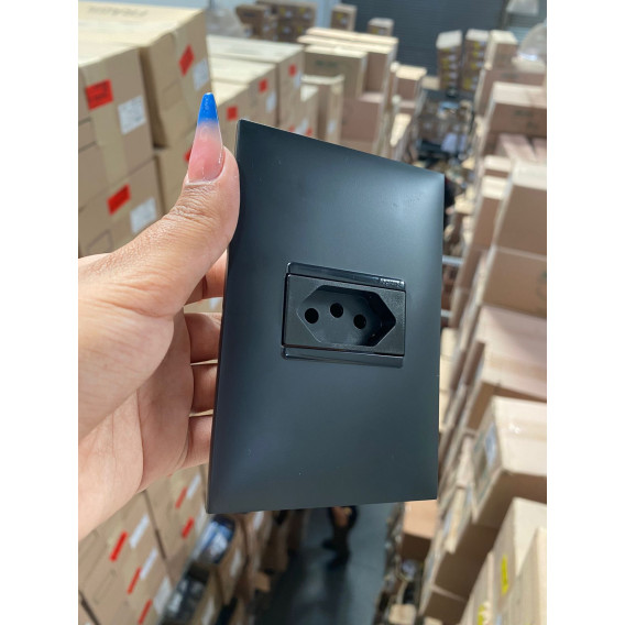 Cj Tomada 20a Horizontal 4x2 - Pial Plus + Preto 